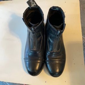 Saxon riding boots black size 1